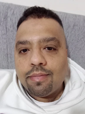 English men looking for love