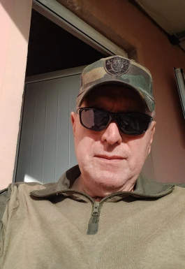 <span>Chris, 68</span> <span style='width: 25px; height: 16px; float: right; background-image: url(/bitmaps/flags_small/GR.PNG)'> </span><br><span>Ioannina, Greece</span> <input type='button' class='joinbtn' style='float: right' value='JOIN NOW' />