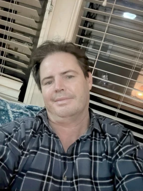 <span>Ronnie, 46</span>&nbsp;<span style='width: 25px; height: 16px; float: right; background-image: url(/bitmaps/flags_small/AU.PNG)'>&nbsp;</span><br><span>Melbourne, Australia</span>&nbsp;<input type='button' class='joinbtn' style='float: right' value='JOIN NOW' />