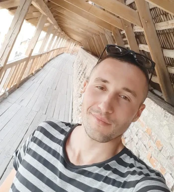 <span>Andrii , 35</span>&nbsp;<span style='width: 25px; height: 16px; float: right; background-image: url(/bitmaps/flags_small/DE.PNG)'>&nbsp;</span><br><span>Dortmund, Germany</span>&nbsp;<input type='button' class='joinbtn' style='float: right' value='JOIN NOW' />
