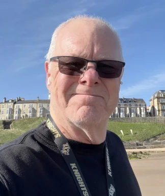 English men looking for love