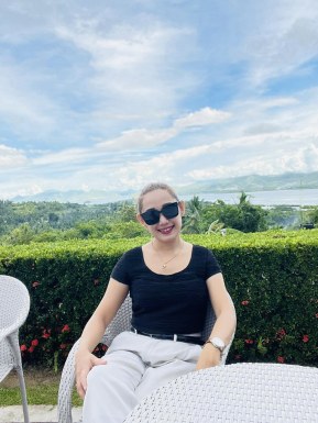<span>Ariane, 36</span> <span style='width: 25px; height: 16px; float: right; background-image: url(/bitmaps/flags_small/PH.PNG)'> </span><br><span>Ormoc, Philippines</span> <input type='button' class='joinbtn' style='float: right' value='JOIN NOW' />