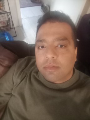 <span>Ahmed, 39</span>&nbsp;<span style='width: 25px; height: 16px; float: right; background-image: url(/bitmaps/flags_small/UK.PNG)'>&nbsp;</span><br><span>Brent, Großbritannien</span>&nbsp;<input type='button' class='joinbtn' style='float: right' value='JOIN NOW' />