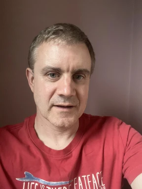 <span>Tony, 49</span>&nbsp;<span style='width: 25px; height: 16px; float: right; background-image: url(/bitmaps/flags_small/UK.PNG)'>&nbsp;</span><br><span>London, Об'єднане Королівство</span>&nbsp;<input type='button' class='joinbtn' style='float: right' value='JOIN NOW' />